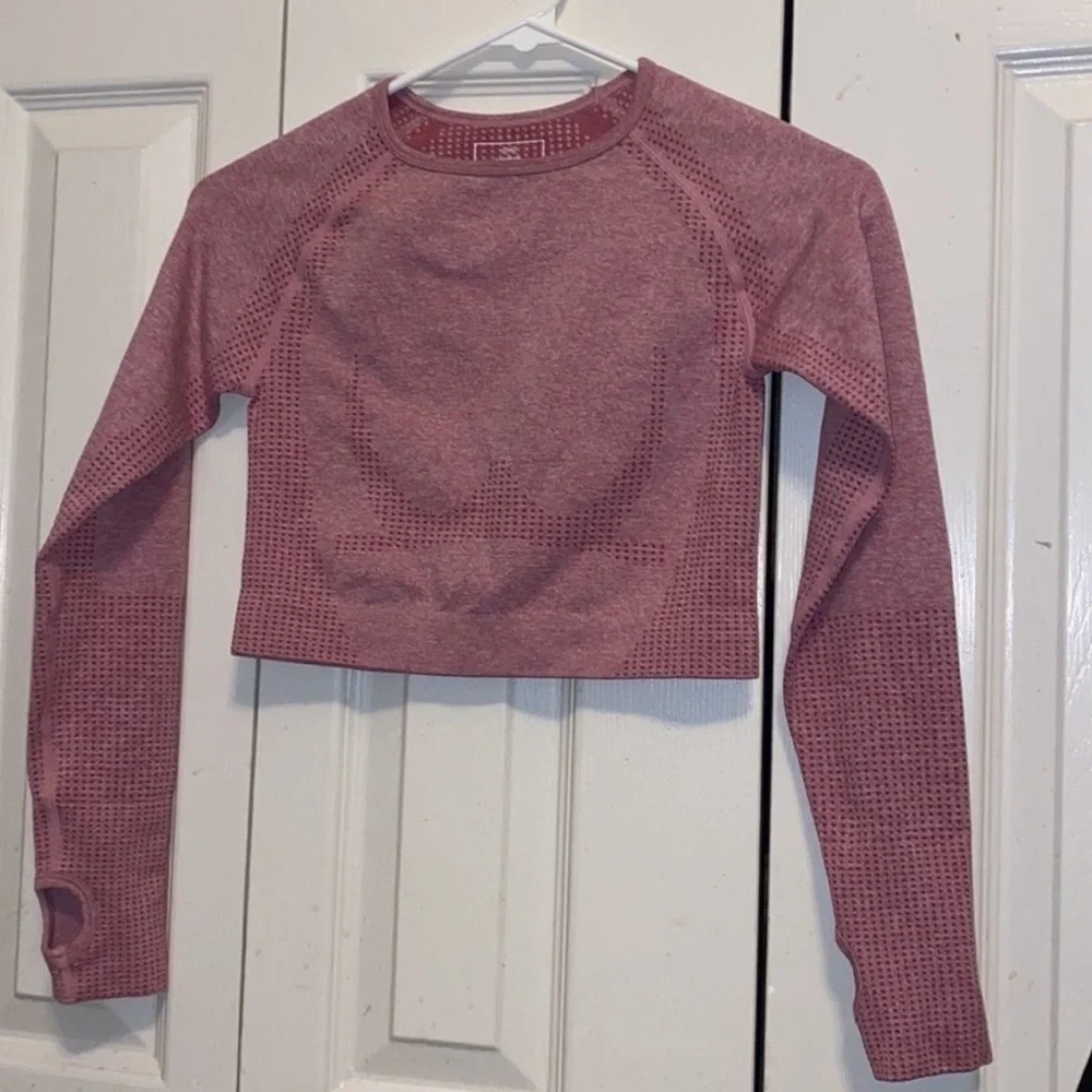 Pink Seamless Athletic Crop Top Medium Long Sleeve Thumbhole Workout Shirt
